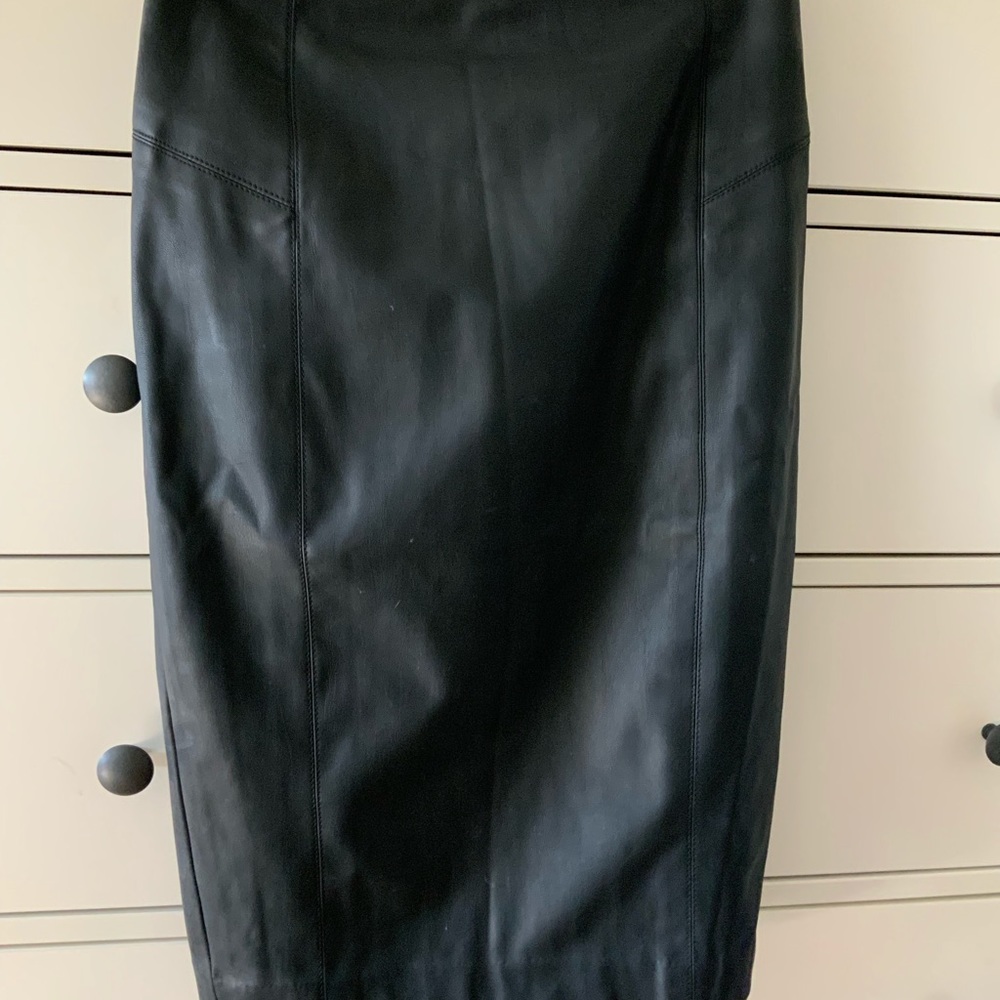 Black Express Fo-Leather pencil skirt in size 2.